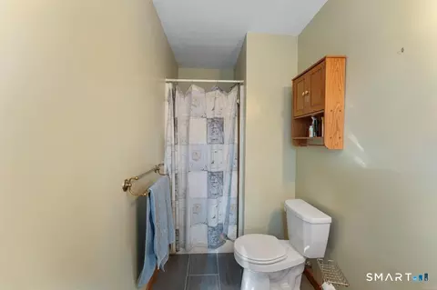 Bath - 41 Margaret Henry Rd, Killingly, CT 06239 photo 4 of 4