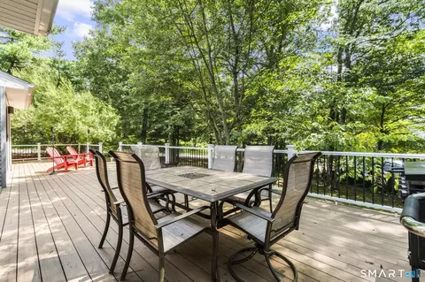 Exterior - 184 Bear Path Rd, Hamden, CT 06514 photo 6 of 8