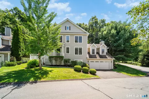 2 Minuteman Cir #2, Southbury, CT 06488