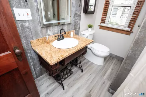 Bath - 80 William St, Wallingford, CT 06492 photo 2 of 3