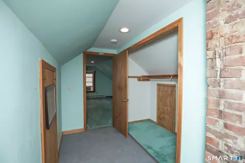 Entry Way - 80 William St, Wallingford, CT 06492 photo 3 of 3
