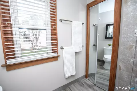 Bath - 80 William St, Wallingford, CT 06492 photo 3 of 3