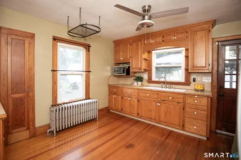 Kitchen - 80 William St, Wallingford, CT 06492 photo 3 of 4