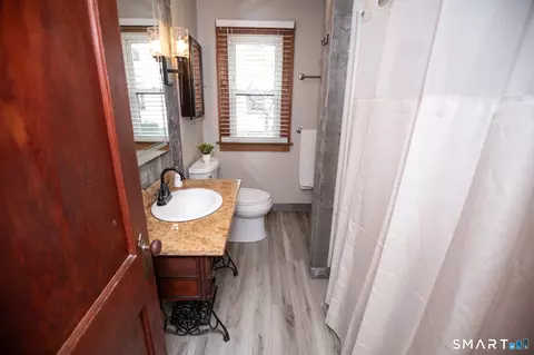Bath - 80 William St, Wallingford, CT 06492 photo 1 of 3