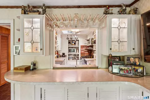 Kitchen - 77 Algonquin Trl, Sandy Hook, CT 06482 photo 4 of 4