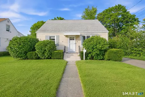 91 Bertrose Ave, Milford, CT 06460