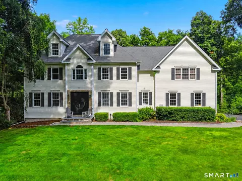 22 Morehouse Ln, Norwalk, CT 06850