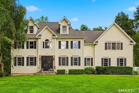 22 Morehouse Ln, Norwalk, CT 06850