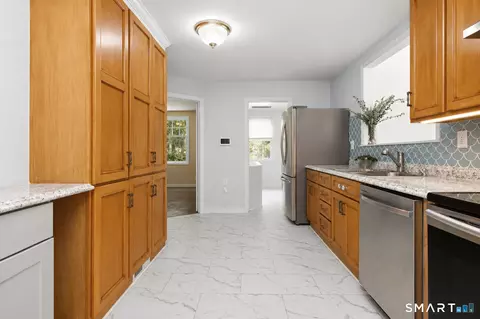 Kitchen - 556 Pepper St, Monroe, CT 06468 photo 2 of 4