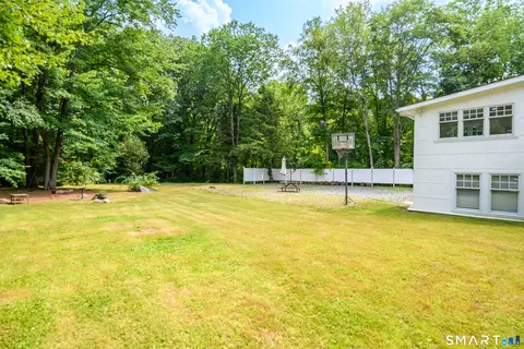 Exterior - 556 Pepper St, Monroe, CT 06468 photo 2 of 4