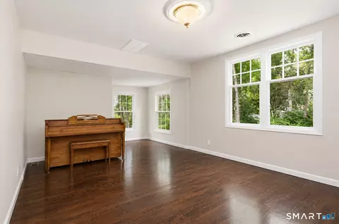 Living - 556 Pepper St, Monroe, CT 06468 photo 1 of 1