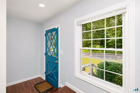 Entry Way - 556 Pepper St, Monroe, CT 06468 photo 1 of 4