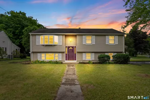 40 Woodside Ln, Plainville, CT 06062