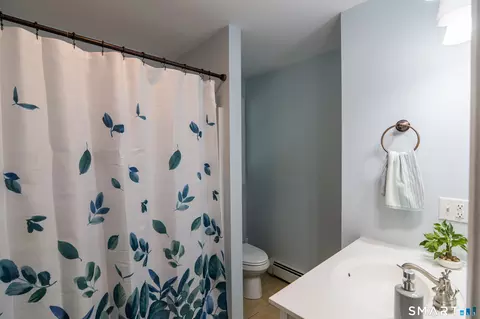 Bath - 84 Juniper Way, Brooklyn, CT 06234 photo 2 of 3