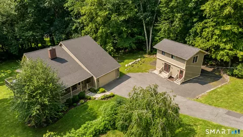 10 Anna Dr, Oxford, CT 06478