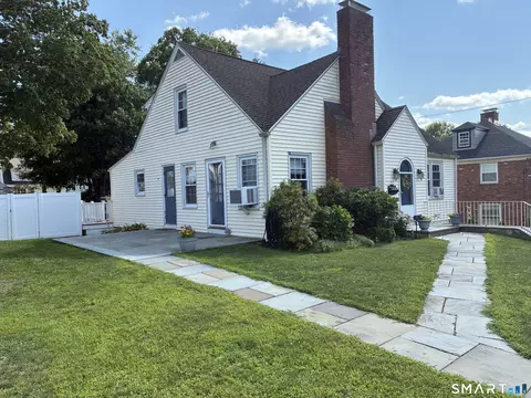 Exterior - 25 Morgan St, Middletown, CT 06457 photo 2 of 6