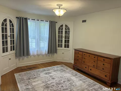 Living - 25 Morgan St, Middletown, CT 06457 photo 1 of 4