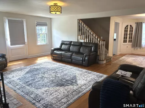 Living - 25 Morgan St, Middletown, CT 06457 photo 2 of 4