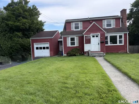 18 Chatham Dr, Norwalk, CT 06854