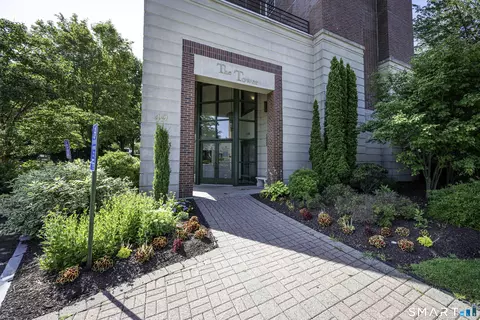 49 Rose St #208, Branford, CT 06405