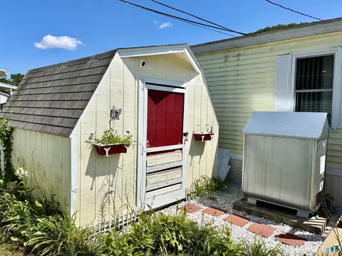 Exterior - 14 Third St, Beacon Falls, CT 06403 photo 6 of 8