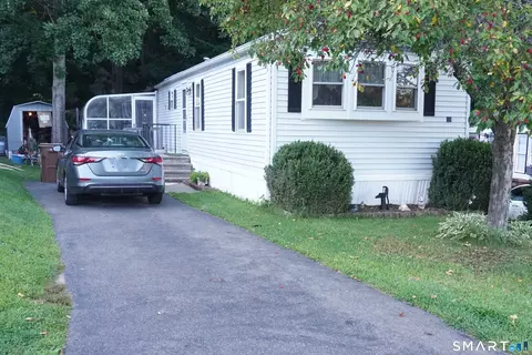 28 Woodland Park, Shelton, CT 06484