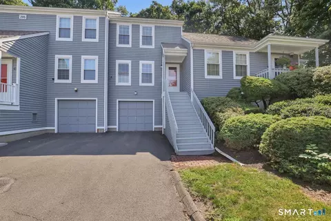 205 Oakland St #B, Manchester, CT 06042