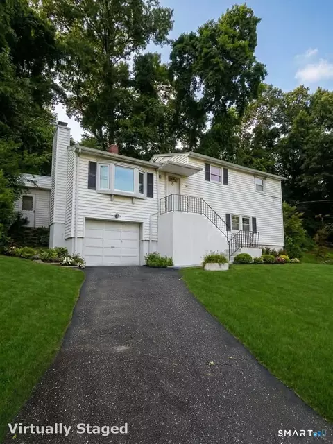337 Robinwood Rd, Waterbury, CT 06708