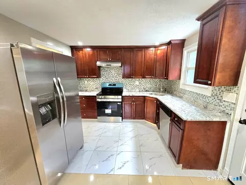 Kitchen - 1 Jaybee Dr, Bloomfield, CT 06002 photo 1 of 3