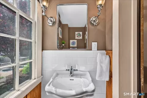 Bath - 29 Union St, Deep River, CT 06417 photo 2 of 3