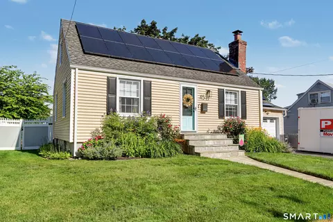 45 Harkness Dr, Milford, CT 06460