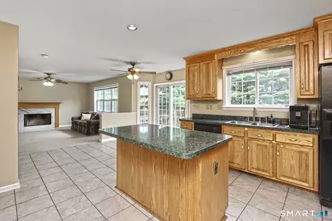 Kitchen - 29 Commodore Hull Dr, Derby, CT 06418 photo 1 of 3