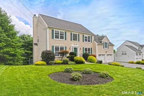 Exterior - 29 Commodore Hull Dr, Derby, CT 06418 photo 7 of 7