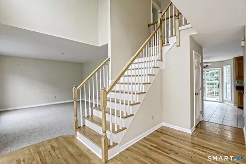Entry Way - 29 Commodore Hull Dr, Derby, CT 06418 photo 1 of 6