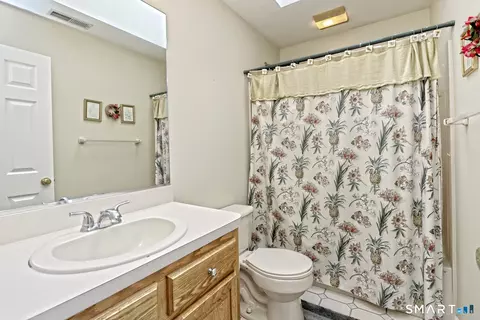 Bath - 29 Commodore Hull Dr, Derby, CT 06418 photo 2 of 2