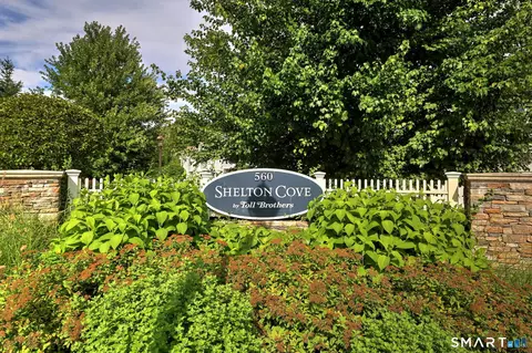 560 River Rd #30, Shelton, CT 06484