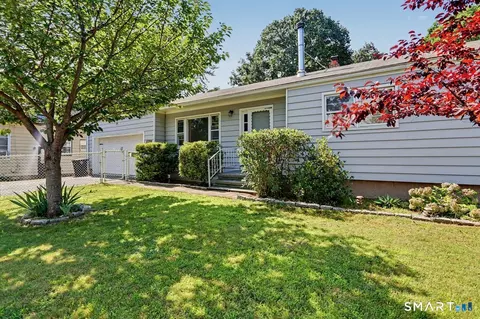 102 Andrews Ave, Milford, CT 06460