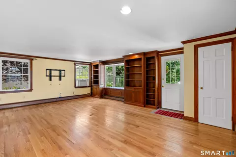 Living - 61 Chamberlain Rd, Wethersfield, CT 06109 photo 9 of 9