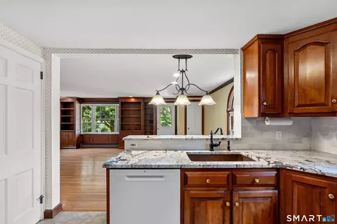 Kitchen - 61 Chamberlain Rd, Wethersfield, CT 06109 photo 3 of 3