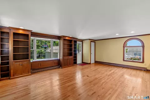 Living - 61 Chamberlain Rd, Wethersfield, CT 06109 photo 6 of 9
