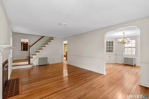Living - 61 Chamberlain Rd, Wethersfield, CT 06109 photo 3 of 9
