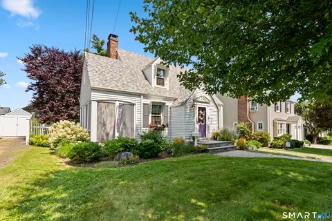 Exterior - 61 Chamberlain Rd, Wethersfield, CT 06109 photo 3 of 9