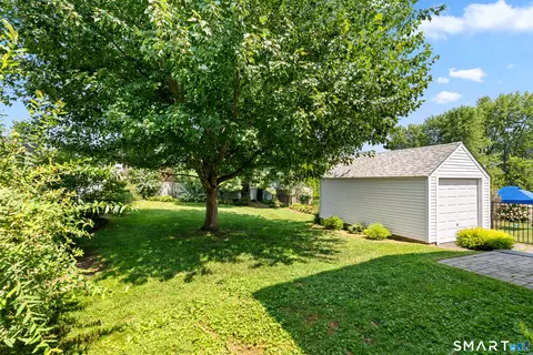 Exterior - 61 Chamberlain Rd, Wethersfield, CT 06109 photo 5 of 9