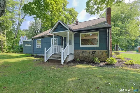 15 Clearview Ave, Danbury, CT 06811