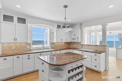 Kitchen - 167 Shore Rd, Clinton, CT 06413 photo 1 of 2