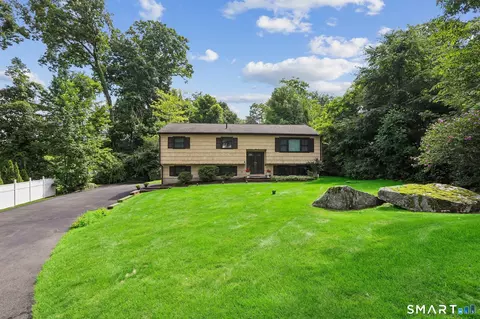 14 Clark Rd, New Fairfield, CT 06812