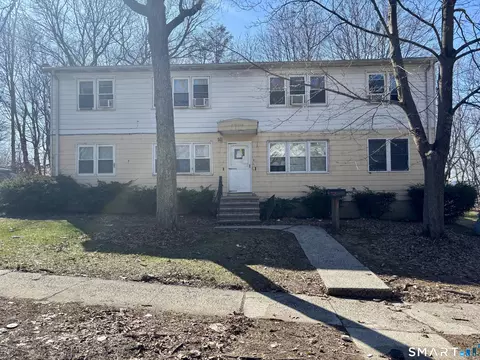 69 Oak Ridge Dr #51, New Haven, CT 06513