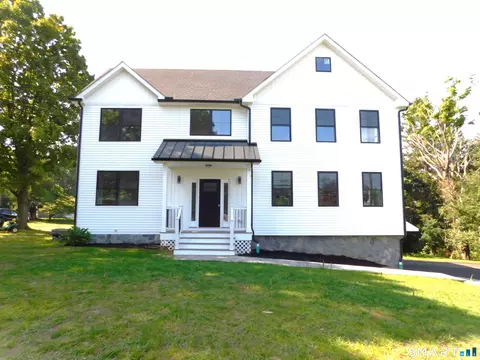 60 Mohegan Rd, Shelton, CT 06484