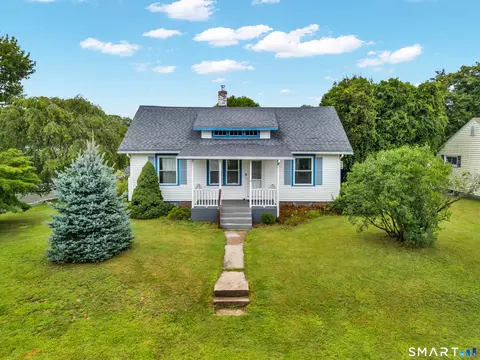 12 Wintergreen Dr, Waterford, CT 06385