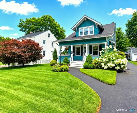 Exterior - 48 John St, Trumbull, CT 06611 photo 10 of 10